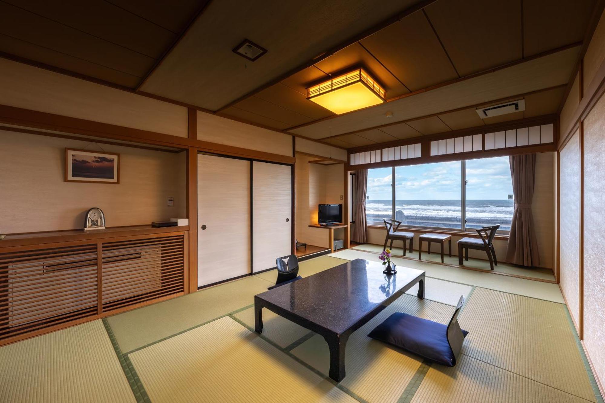 Ikkyu -Seaside Hotel- Tsuruoka Extérieur photo